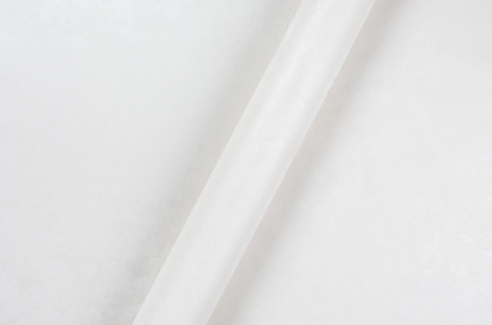 Cascad Wallpaper Collection – Soft Mineral Texture with Elegant Sheen | Art Vision Decor SHT-1663-01 White